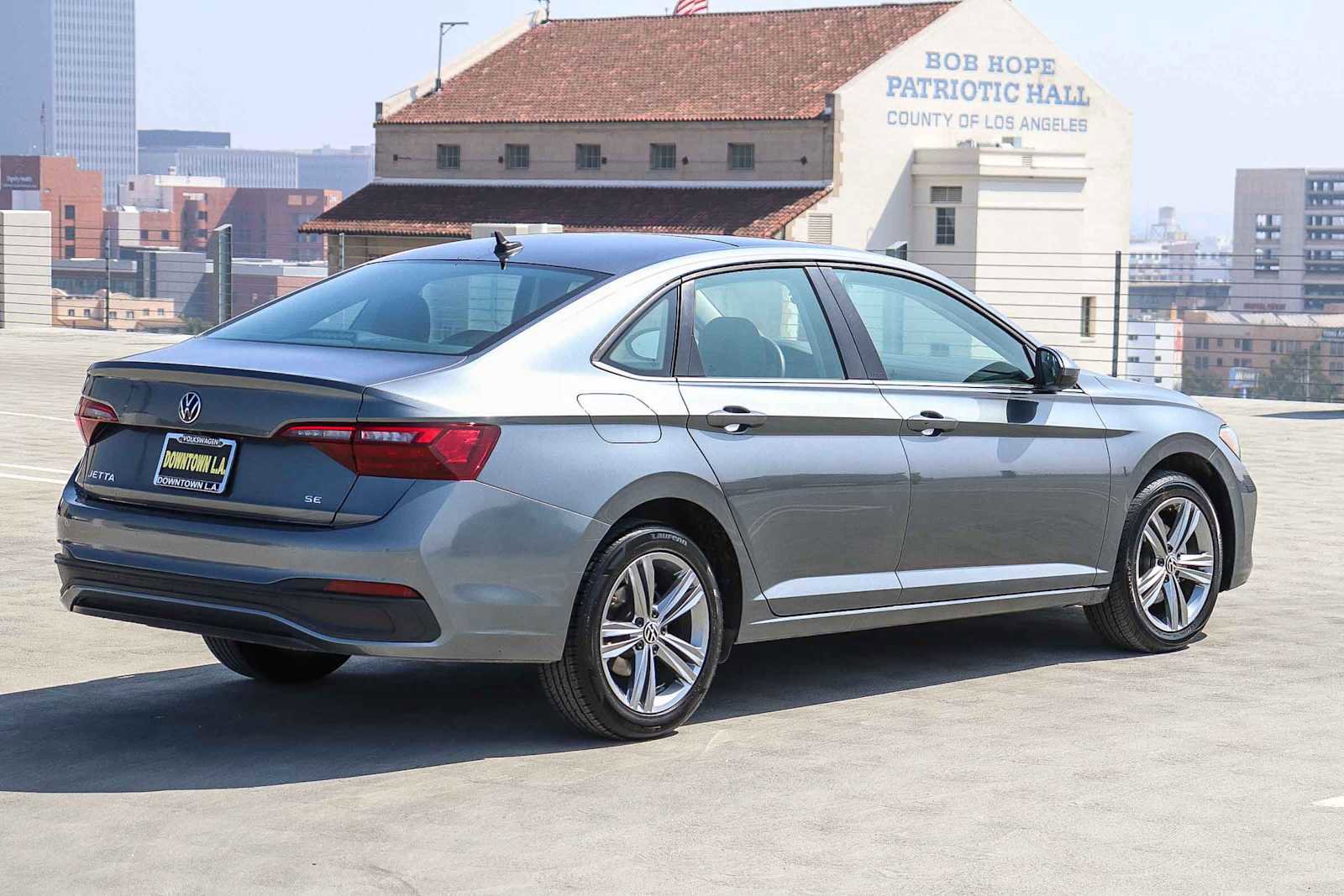 Used 2024 Volkswagen Jetta SE image 4