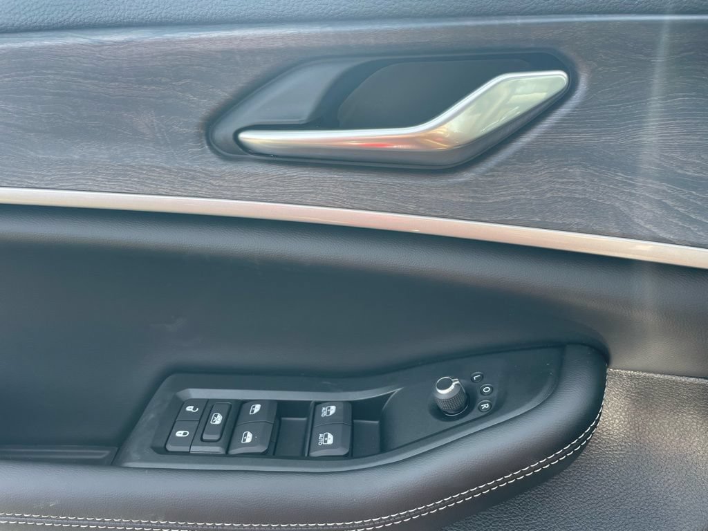 New 2026 Jeep Grand Cherokee Altitude AWD/4WD image 30
