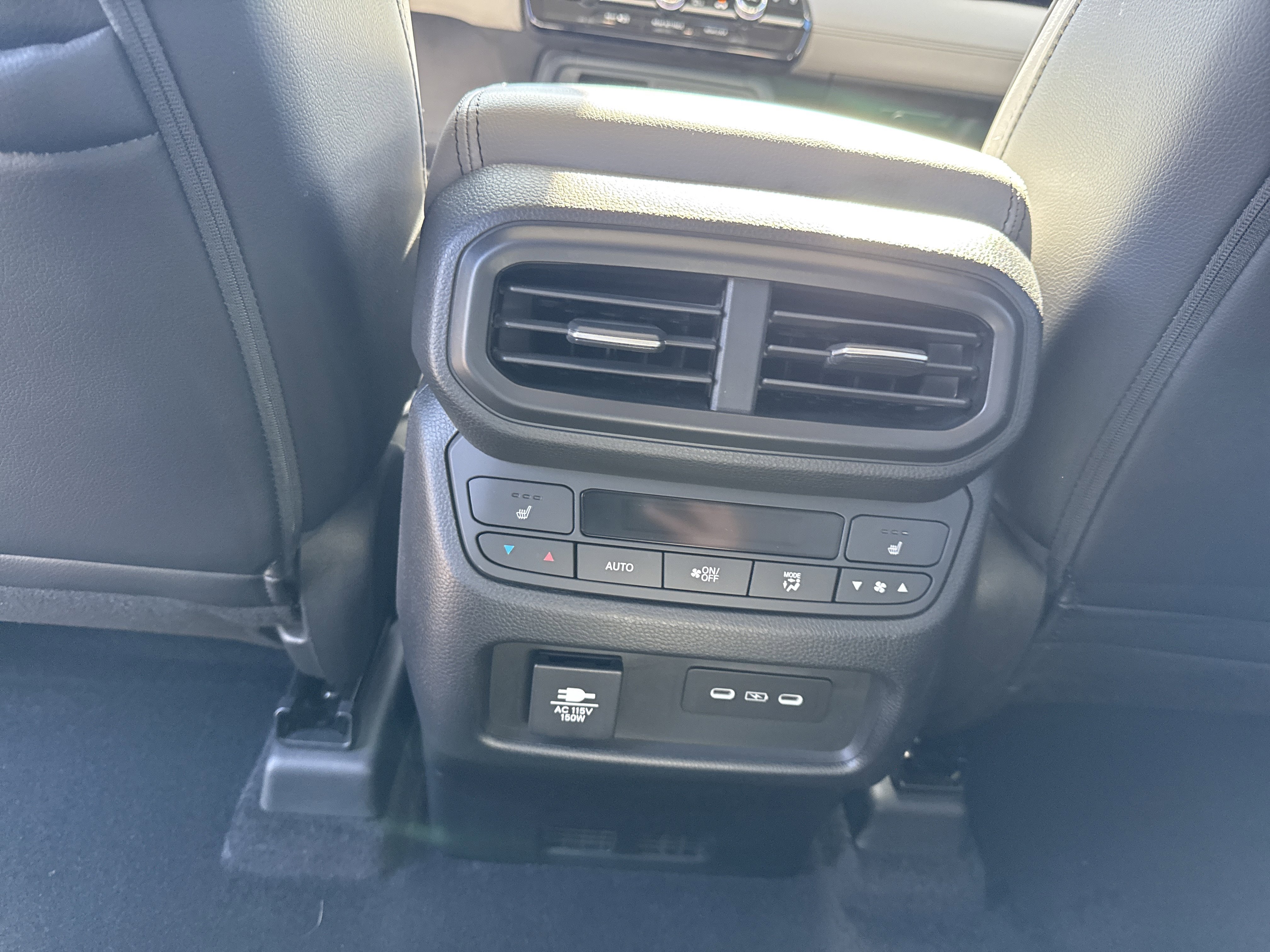 Used 2024 Honda Pilot Elite image 14