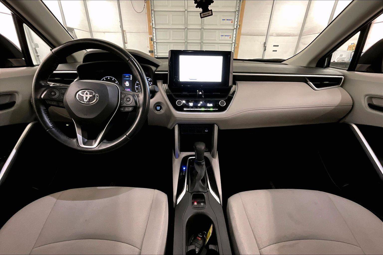 Used 2023 Toyota Corolla Cross LE image 14