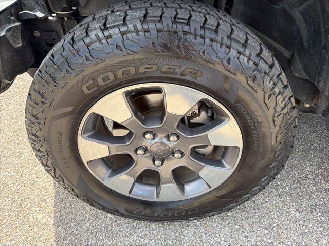 Used 2018 Jeep Wrangler Unlimited Sahara AWD/4WD image 10