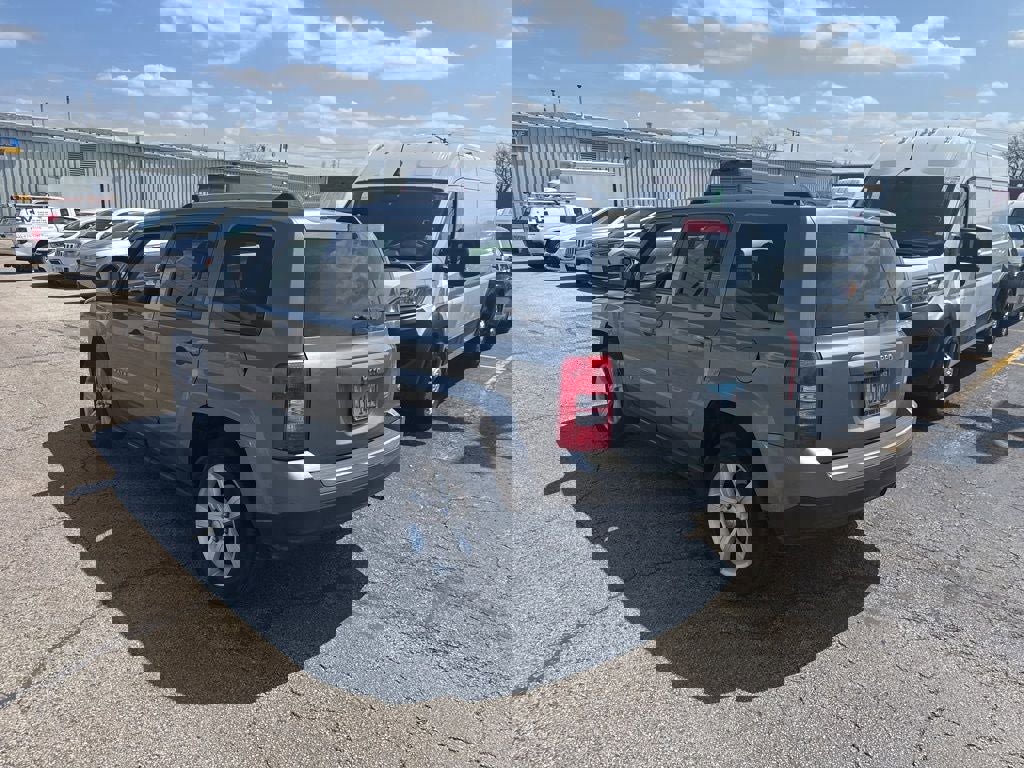 Used 2011 Jeep Patriot Latitude FWD image 3