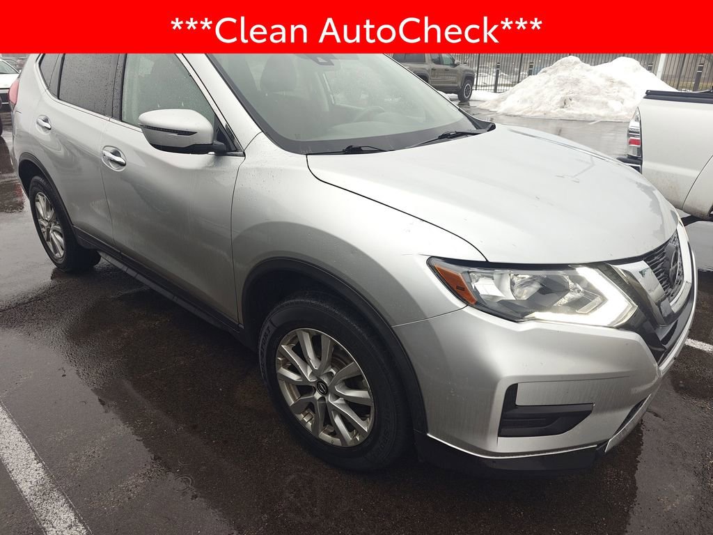 Used 2019 Nissan Rogue SV image 3
