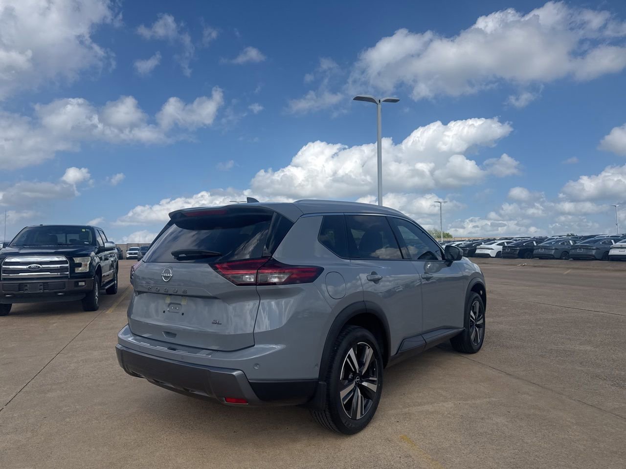 Certified 2025 Nissan Rogue SL w/ SL Premium Package image 21