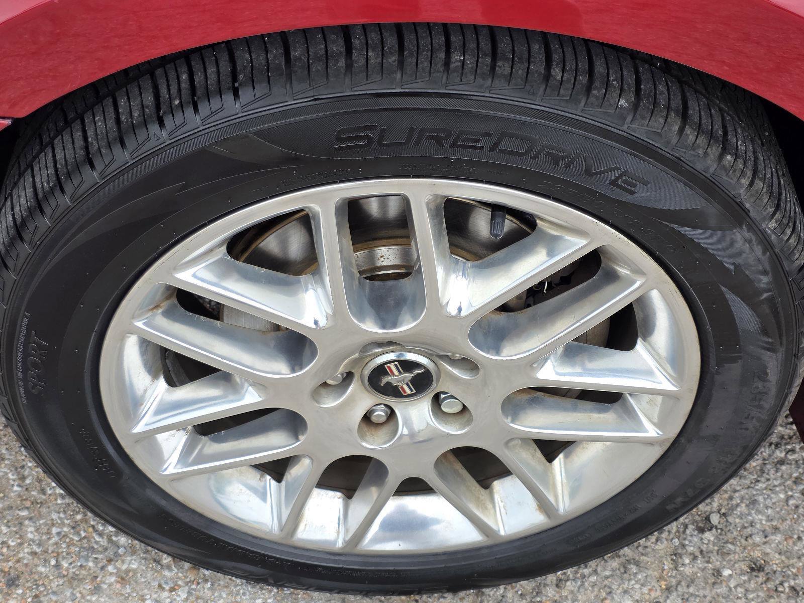 Used 2013 Ford Mustang Premium RWD image 31