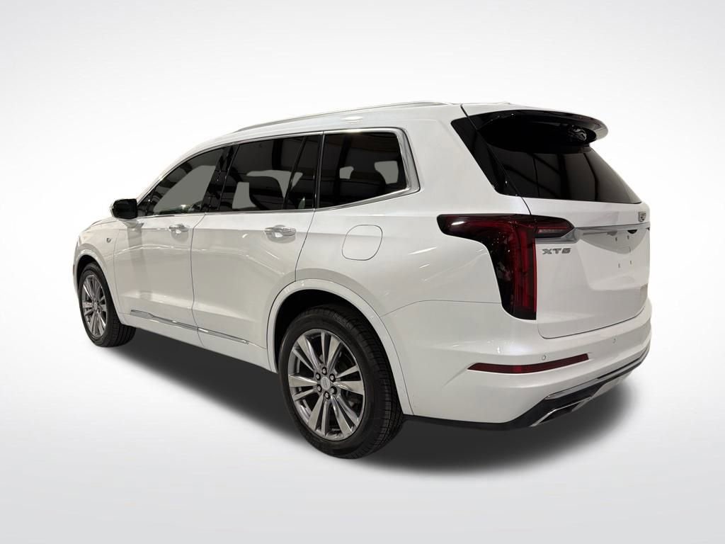 Used 2023 Cadillac XT6 Premium Luxury image 9