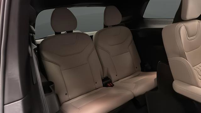 Used 2025 Volvo EX90 Ultra AWD/4WD image 25