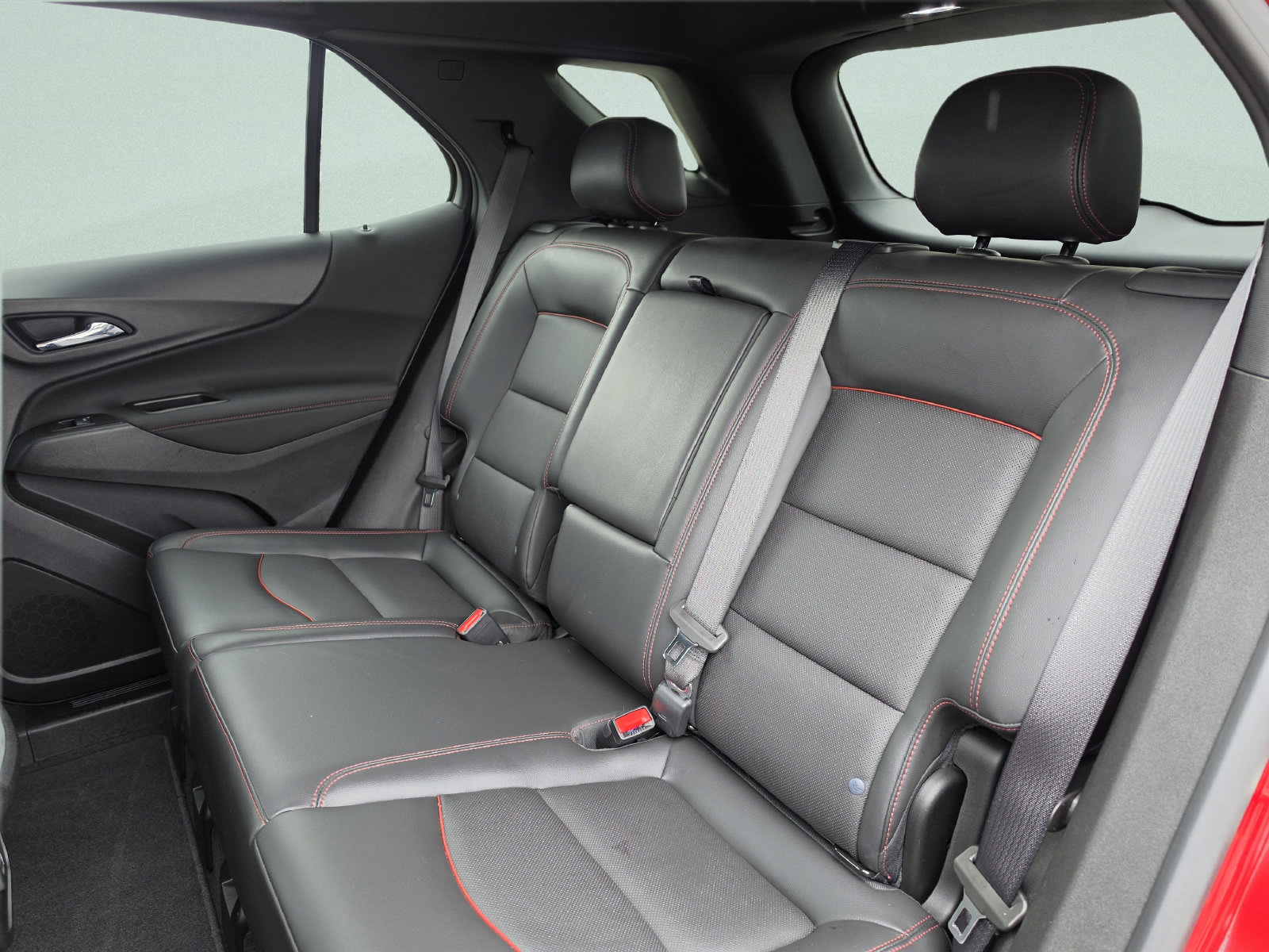 Used 2022 Chevrolet Equinox RS w/ RS Leather Package FWD image 23