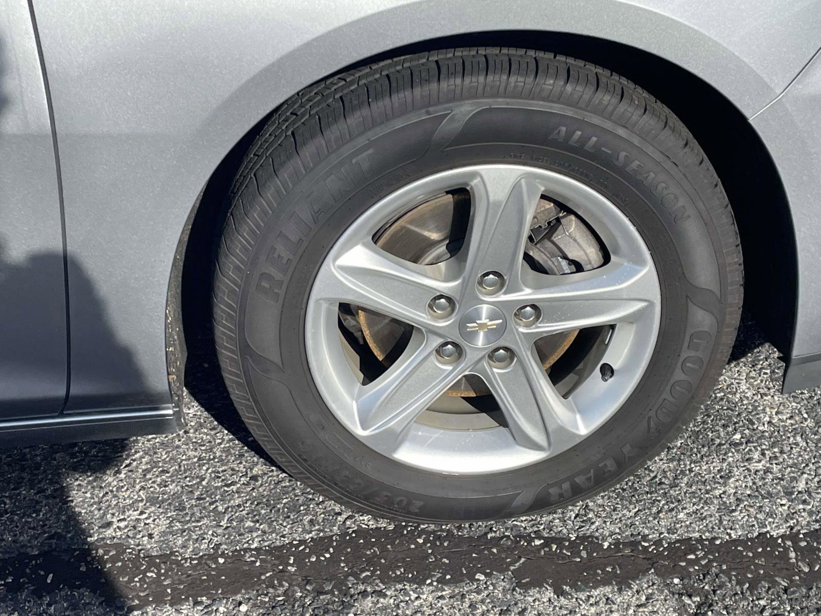 Used 2023 Chevrolet Malibu LS image 3