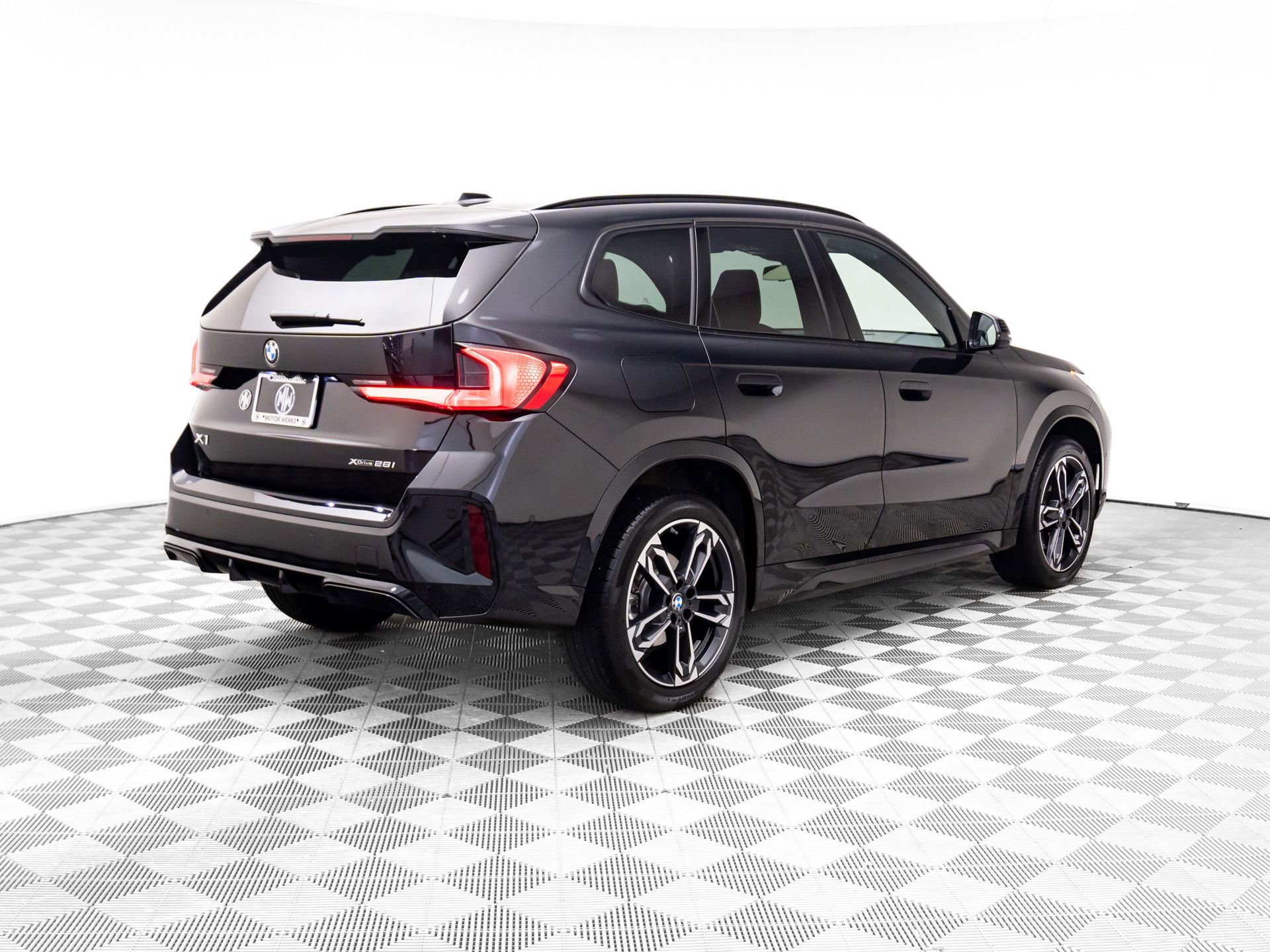 Certified 2025 BMW X1 xDrive28i w/ M Sport Package AWD/4WD image 6