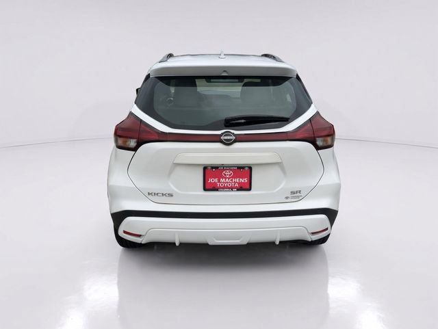 Used 2024 Nissan Kicks SR w/ SR Premium Package FWD image 8