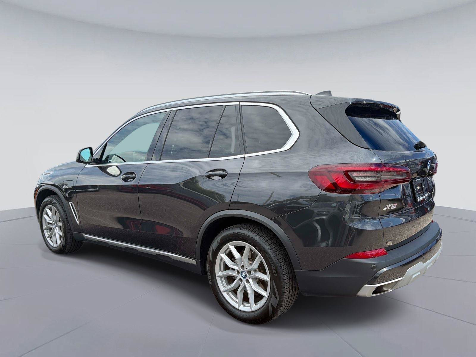 Used 2023 BMW X5 xDrive45e w/ Executive Package AWD/4WD image 5