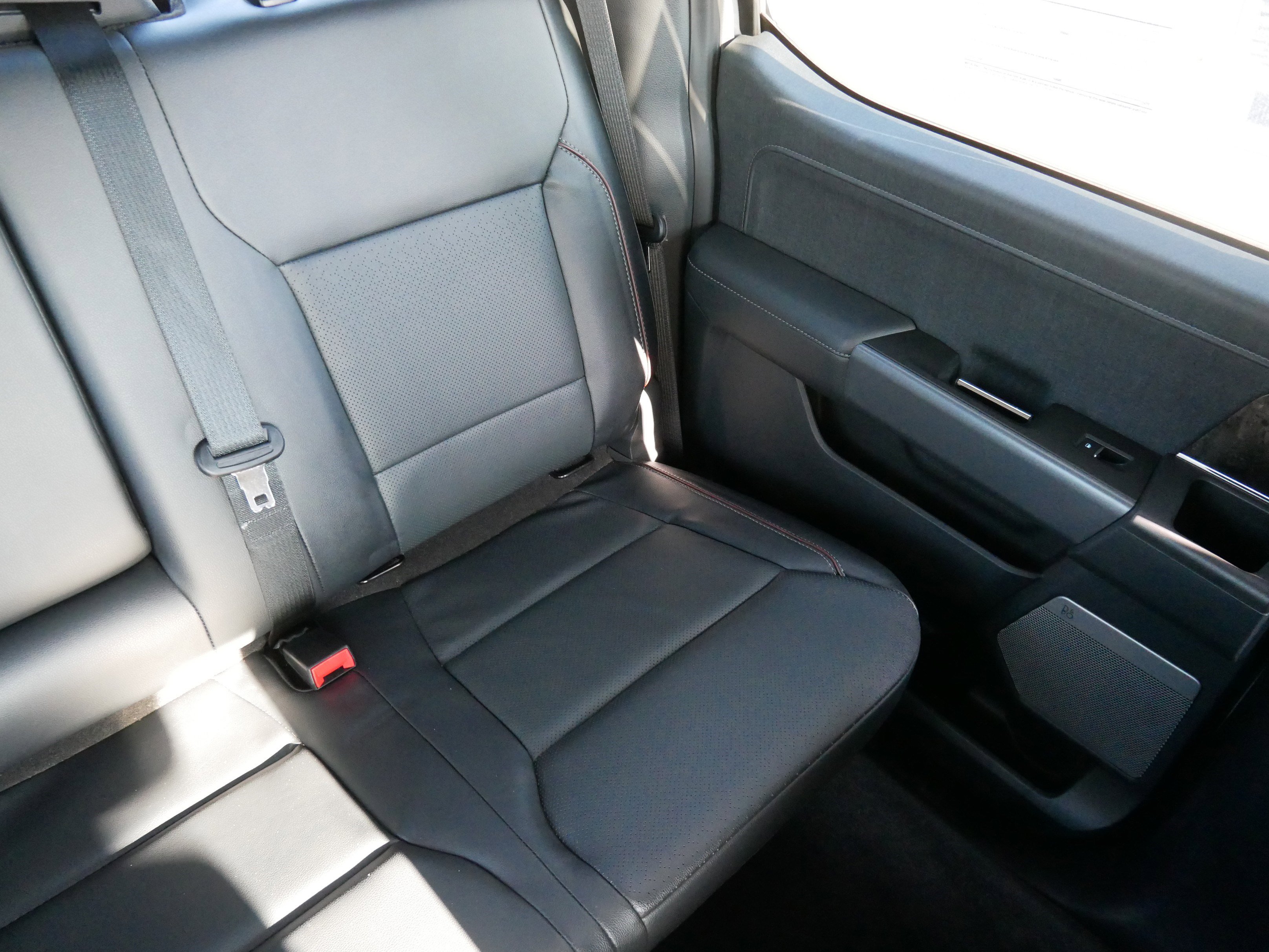 Used 2022 Ford F150 Lariat w/ Equipment Group 501A Mid image 14