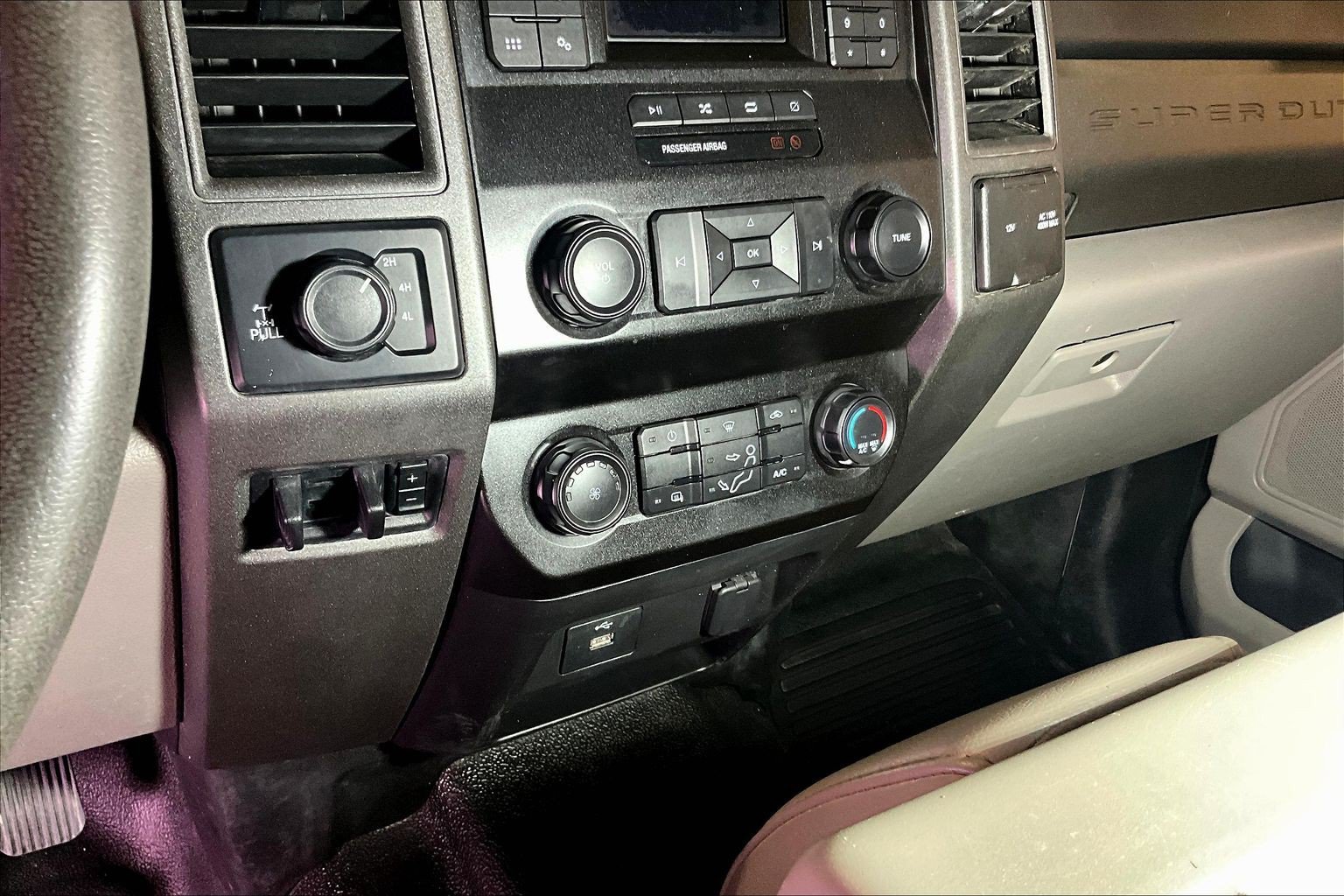 Used 2020 Ford F250 XL w/ Power Equipment Group AWD/4WD image 16