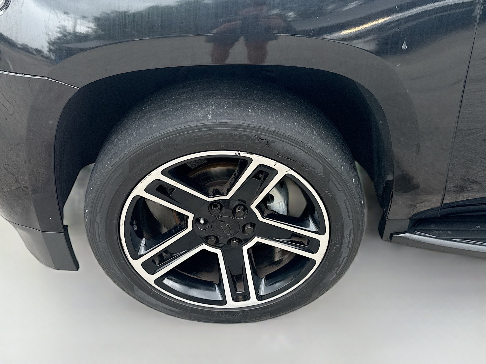Used 2020 Chevrolet Suburban LT w/ Luxury Package RWD image 36