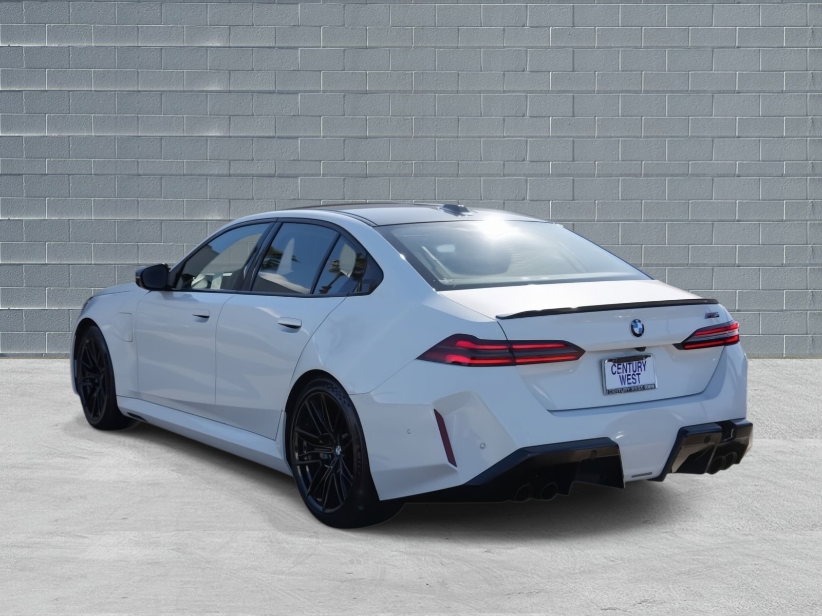 Used 2026 BMW M5 image 3