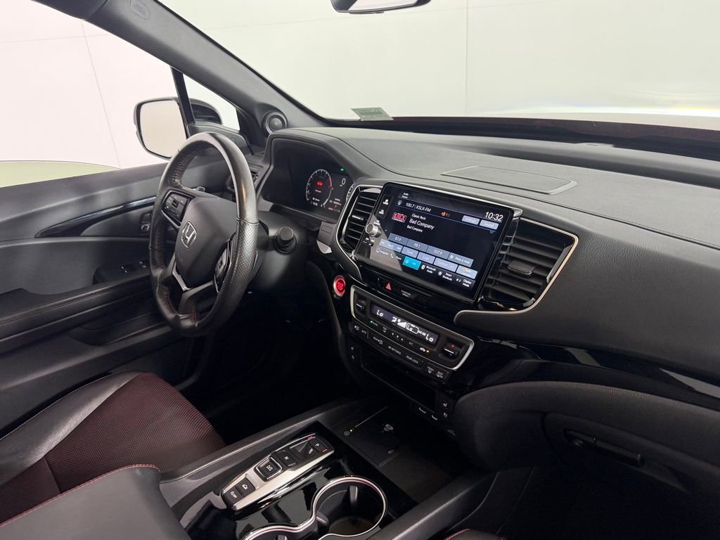 Used 2025 Honda Ridgeline Black Edition image 14