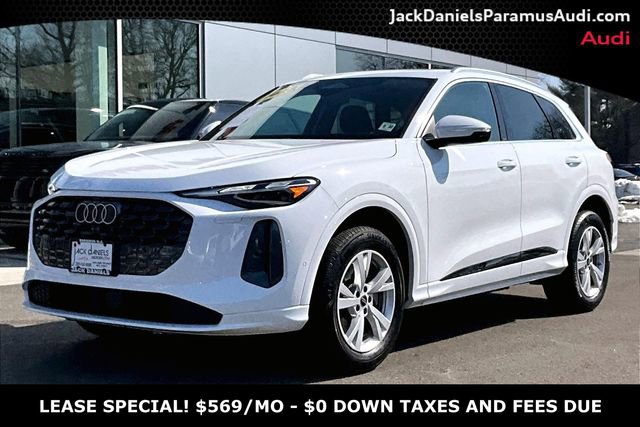 Used 2025 Audi Q5 Premium w/ Convenience Package image 1