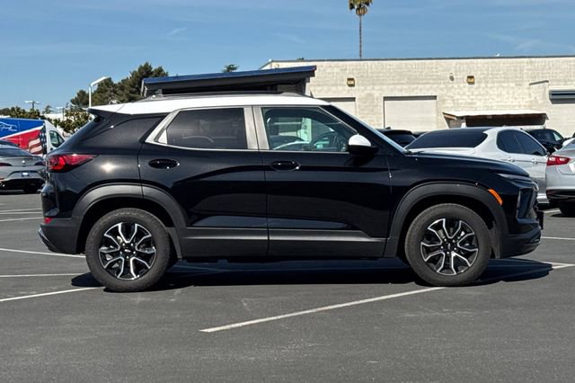 Used 2026 Chevrolet TrailBlazer ACTIV w/ Convenience Package FWD image 3