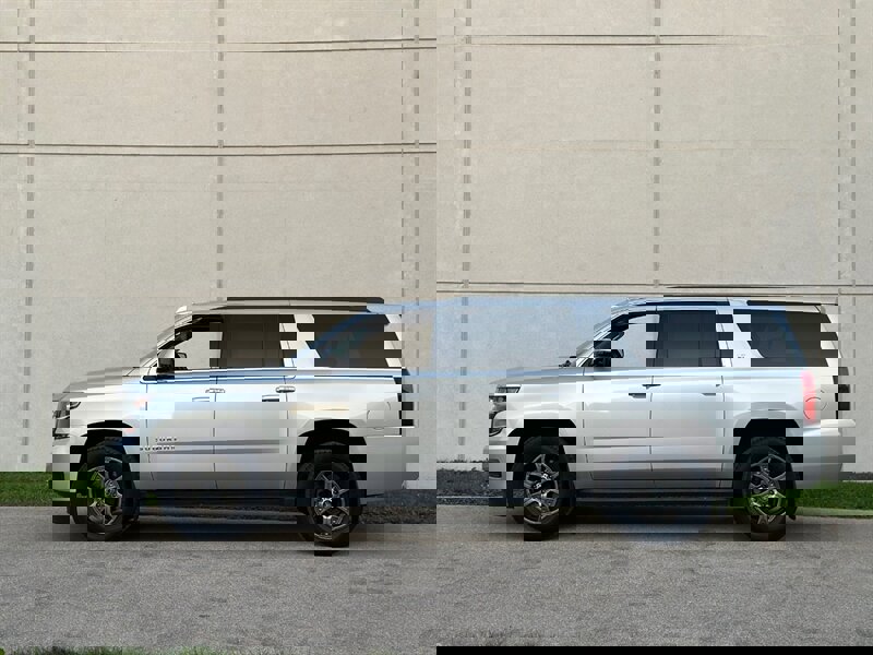 Used 2015 Chevrolet Suburban LT w/ Luxury Package image 6