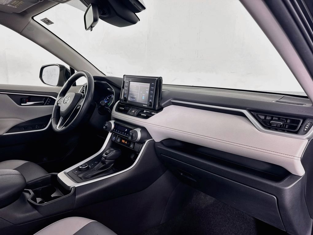 Used 2021 Toyota RAV4 XLE Premium image 36