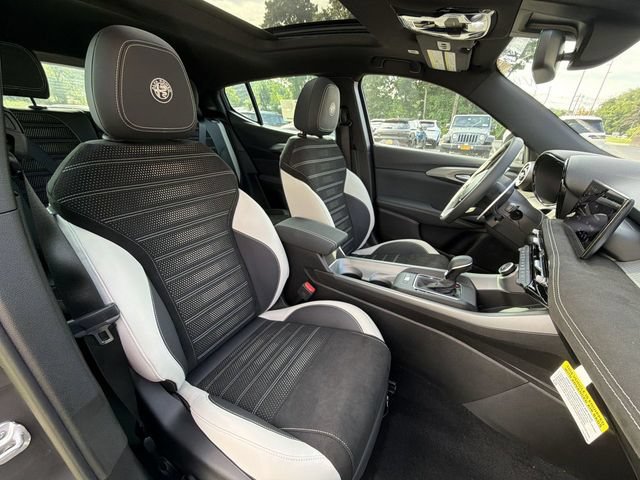 New 2026 Alfa Romeo Tonale w/ Active Assist Package AWD/4WD image 15