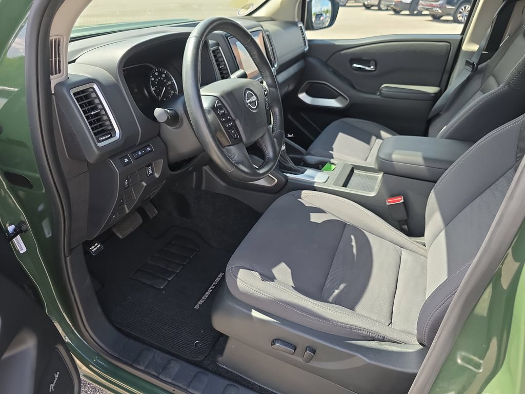 Used 2024 Nissan Frontier SV w/ SV Convenience Package RWD image 10