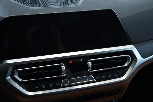 Used 2021 BMW 330e xDrive w/ Premium Package image 15