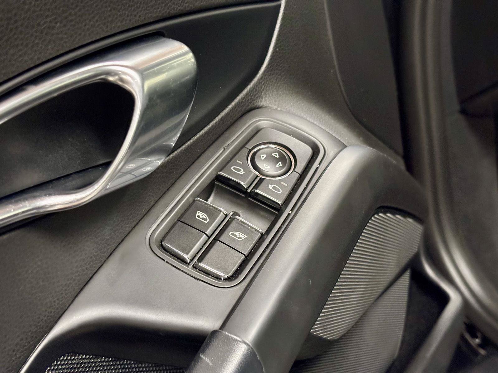 Used 2015 Porsche Cayman RWD image 13