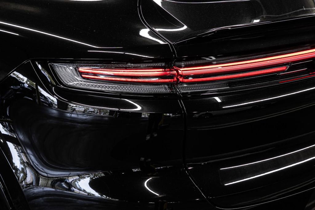 Used 2025 Porsche Cayenne GTS image 15