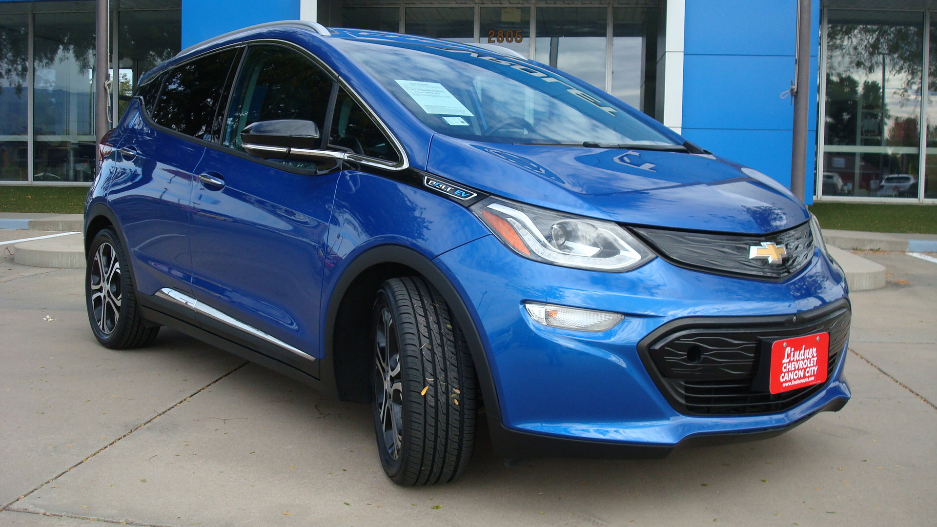 Used 2020 Chevrolet Bolt Premier w/ Infotainment Package image 3
