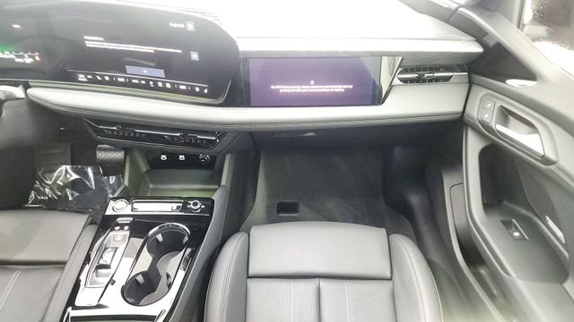 Used 2025 Audi A6 e-tron Prestige w/ Black Warm Weather Package image 37