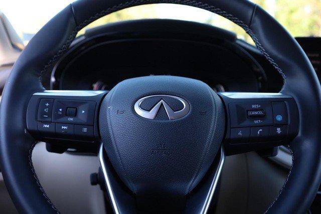 Used 2025 INFINITI QX60 Sensory AWD/4WD image 11