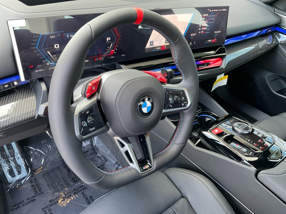 Used 2026 BMW M5 w/ Executive Package image 10