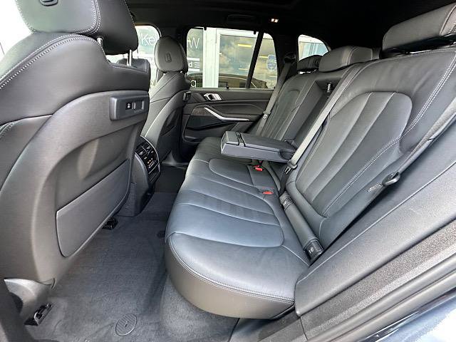 Used 2022 BMW X5 xDrive40i w/ Executive Package AWD/4WD image 17