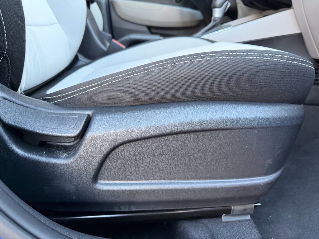 Certified 2025 Hyundai Venue SEL image 26