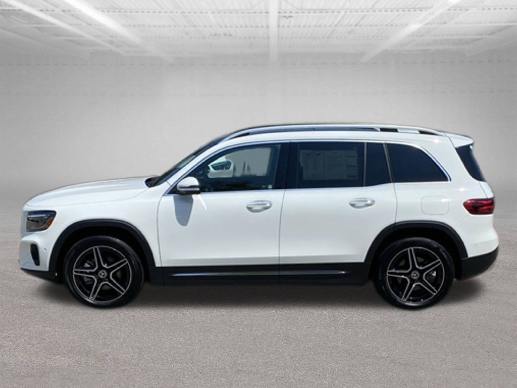Used 2026 Mercedes-Benz GLB 250 4MATIC image 2