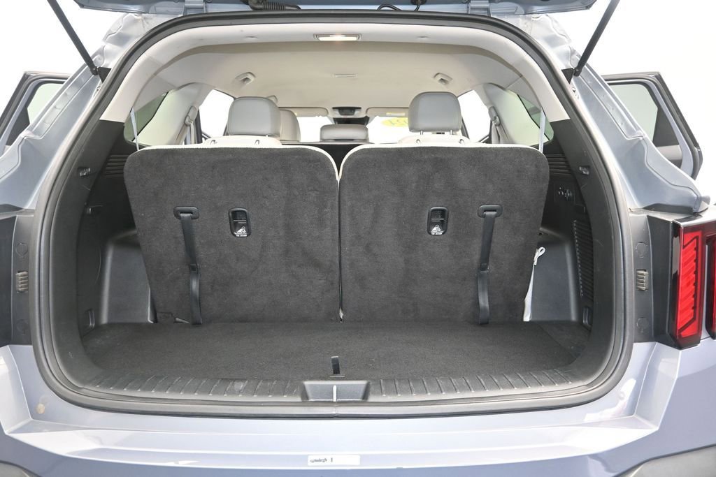Used 2024 Kia Sorento S FWD image 11