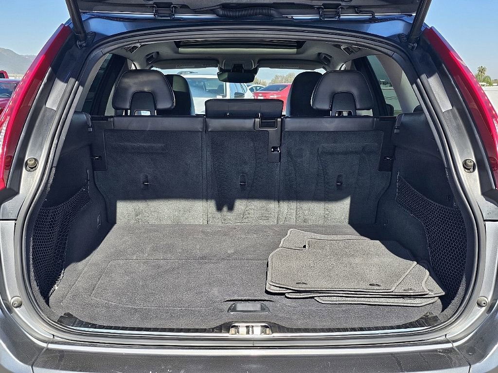 Used 2016 Volvo XC60 T5 Platinum w/ Protection Package FWD image 11