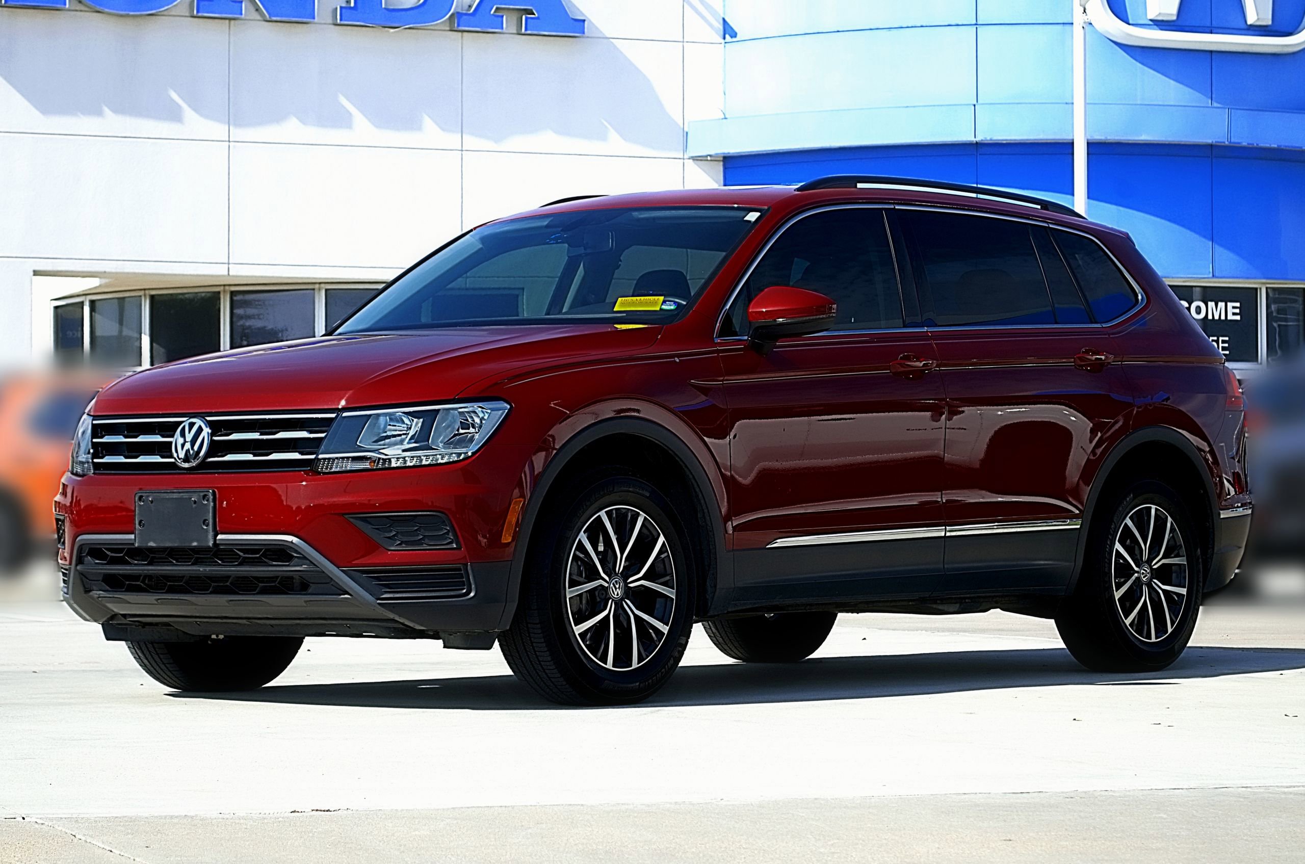 Used 2020 Volkswagen Tiguan SE w/ Panoramic Sunroof Package