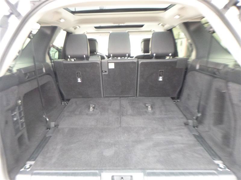 Used 2024 Land Rover Discovery S image 22