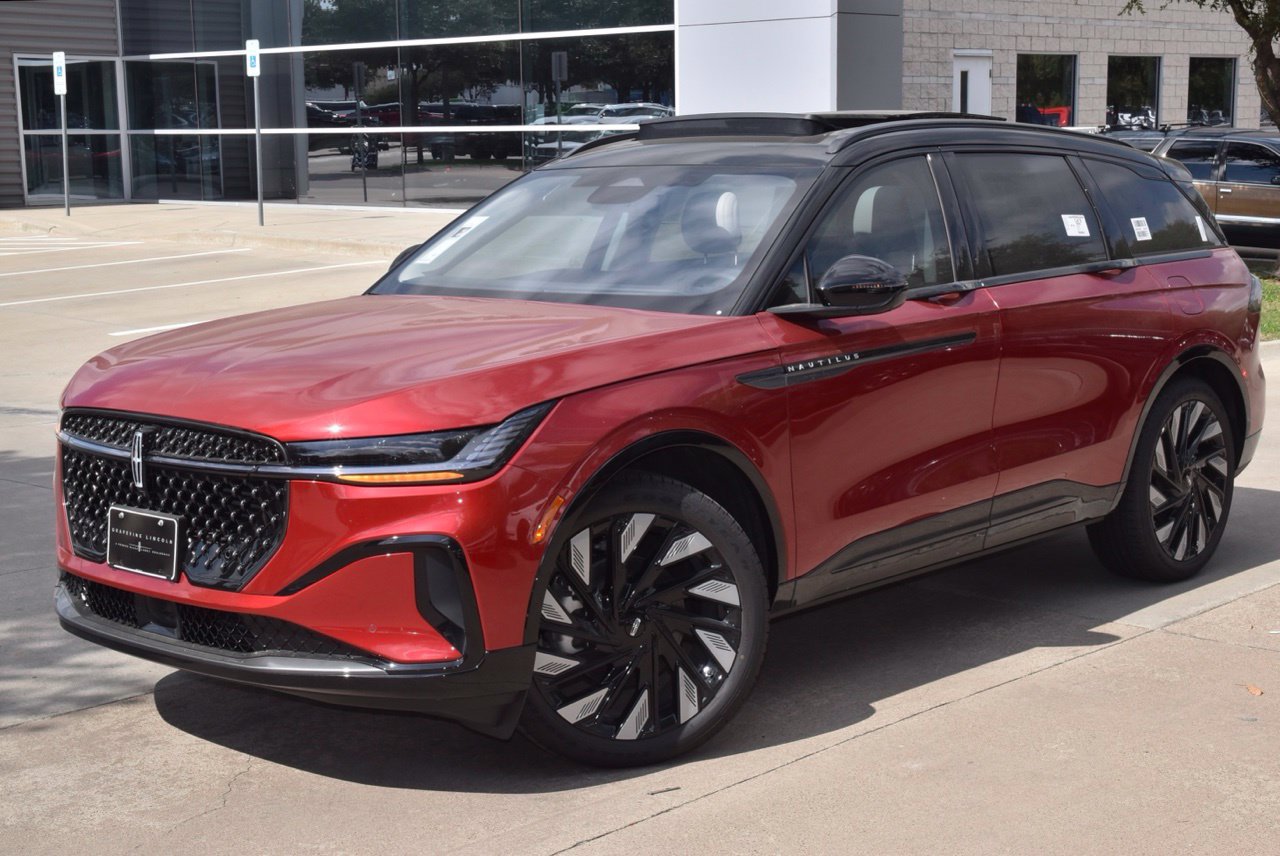New 2026 Lincoln Nautilus Reserve AWD/4WD image 12