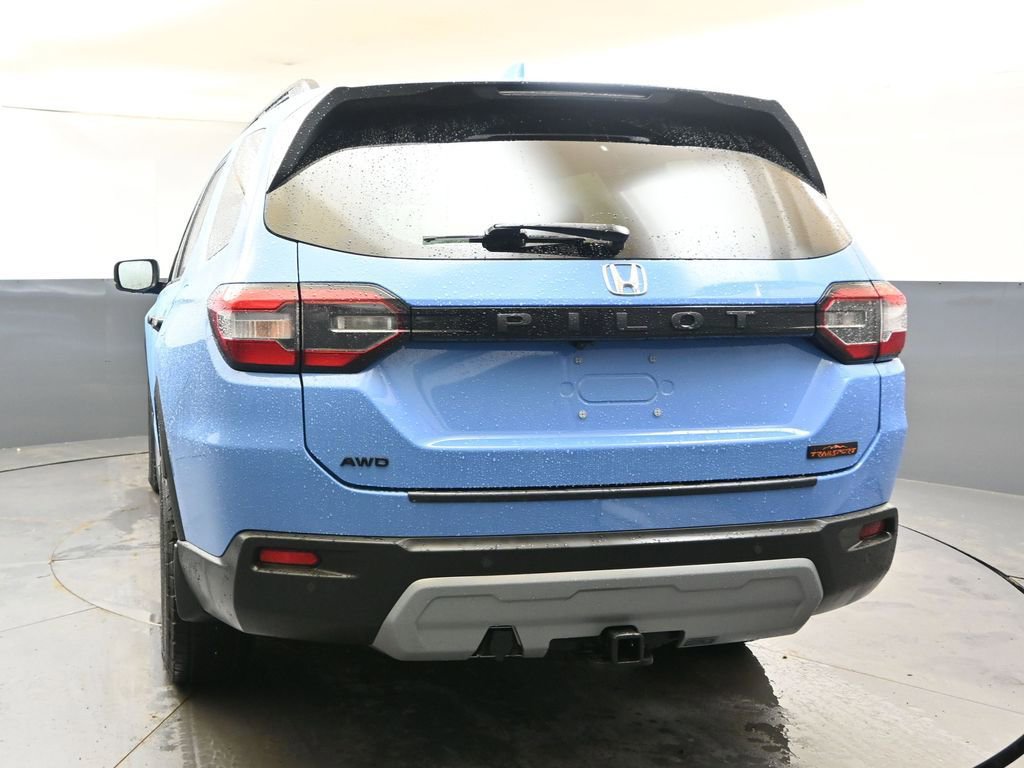 Used 2025 Honda Pilot TrailSport image 4