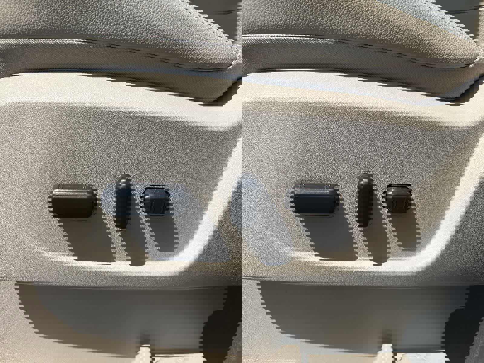 Used 2014 Ford C-MAX SEL w/ Equipment Group 302A image 16