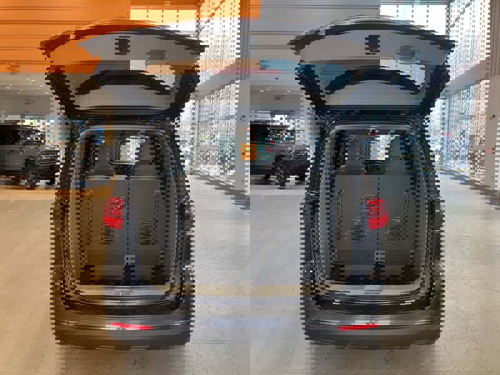 Used 2021 Kia Sedona LX image 26