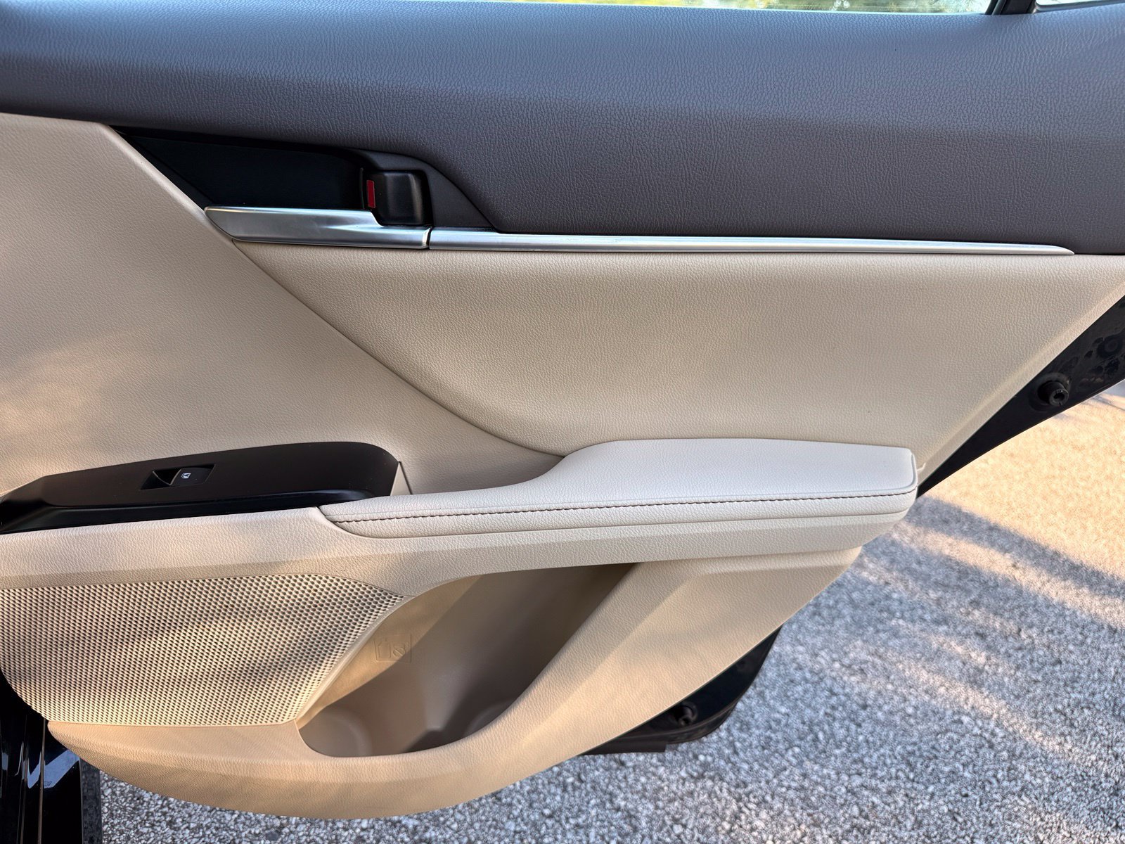 Used 2019 Toyota Camry XLE w/ Carpet Mat Package FWD image 45