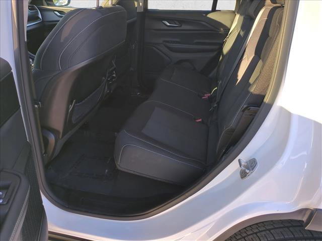 Used 2023 Jeep Grand Cherokee Laredo RWD image 19