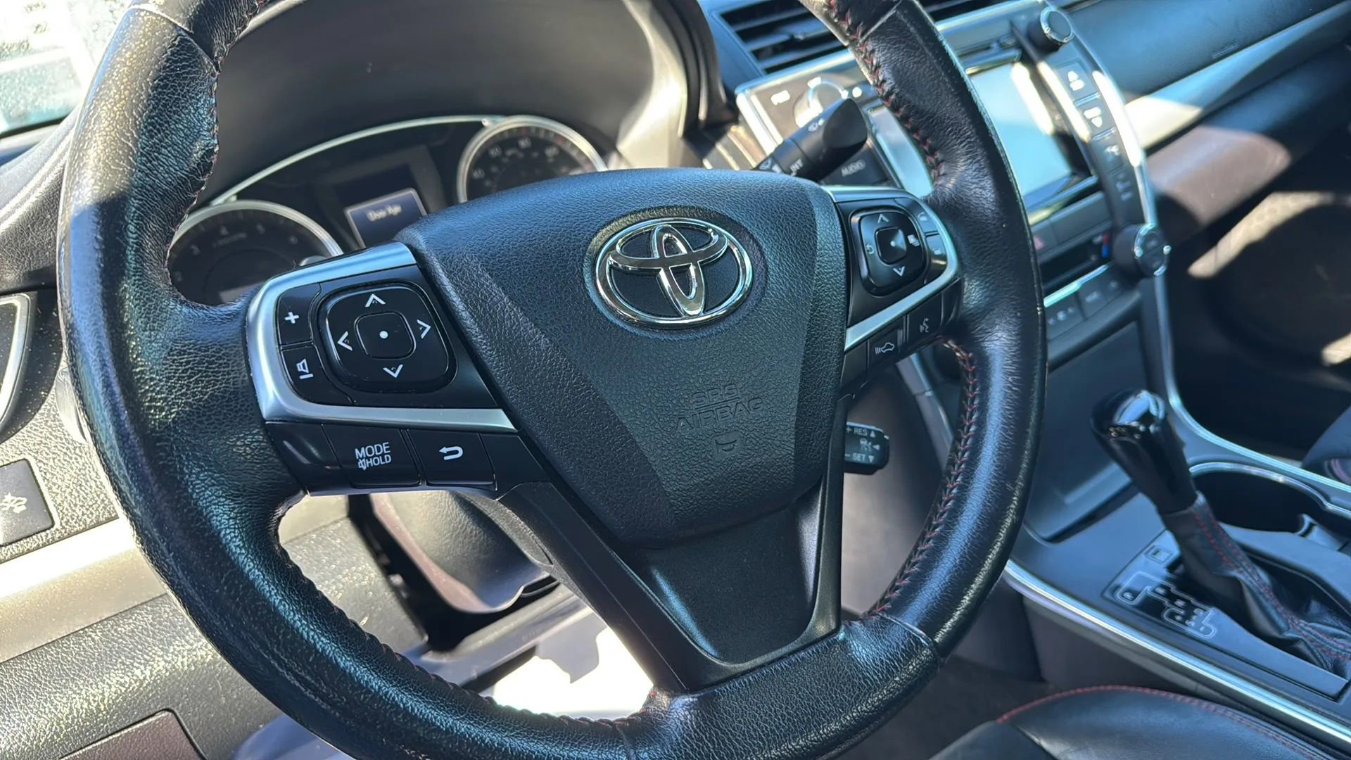 Used 2015 Toyota Camry XSE w/ Advanced Technology Package FWD image 6
