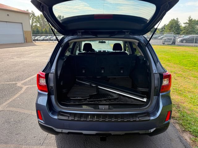 Used 2017 Subaru Outback 2.5i Premium image 3
