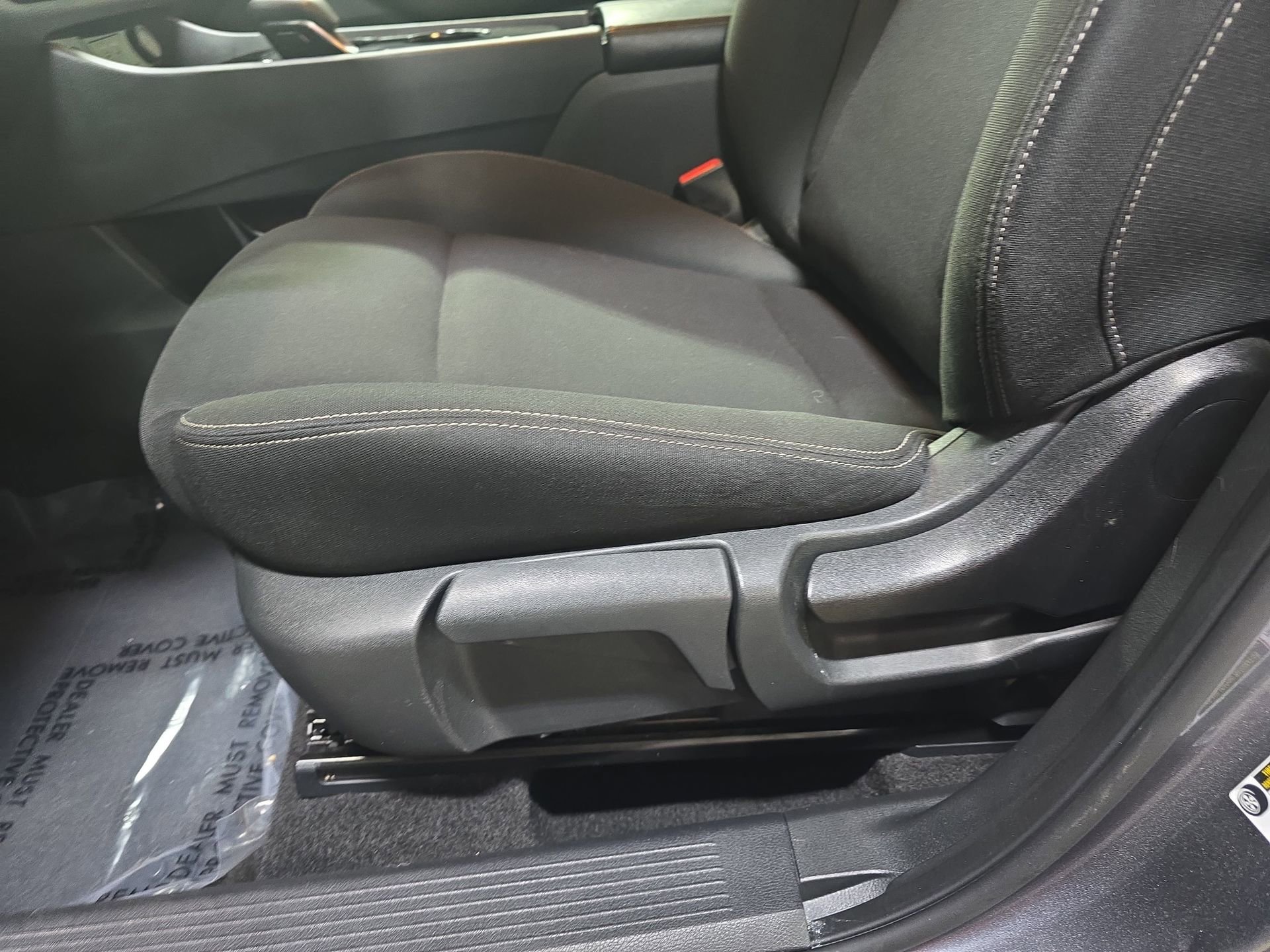 Used 2024 Nissan Rogue S FWD image 27